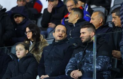 Με Κορέια «αγκάλιασε» το πρώτο! (vid)