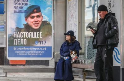 Η Ουάσιγκτον και το Πεκίνο ανταλλάσσουν χτυπήματα με δασμούς