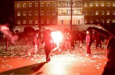 Η Ουάσιγκτον και το Πεκίνο ανταλλάσσουν χτυπήματα με δασμούς