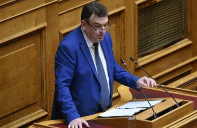 Η Ουάσιγκτον και το Πεκίνο ανταλλάσσουν χτυπήματα με δασμούς