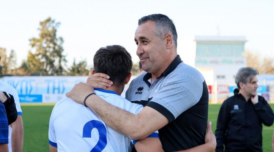 «Όλοι έχουν μέσο, στην Εθνική έρχονται αυτοί που αξίζουν»