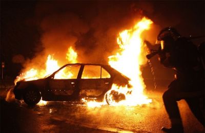 Οι τρεις συλληφθέντες τέθηκαν υπό κράτηση για διευκόλυνση των ανακρίσεων