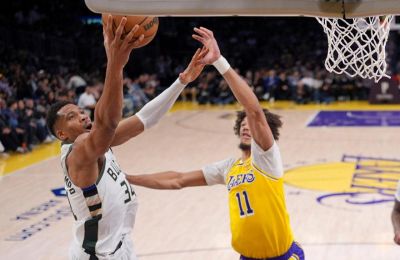 Στα playoffs του NBA οι Χιτ, με «τριαντάρη» Χέρο