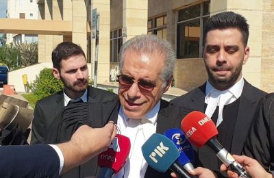 Στηρίζουν την οικογένεια του 17χρονου που ξεψύχησε σε αυλή σχολείου