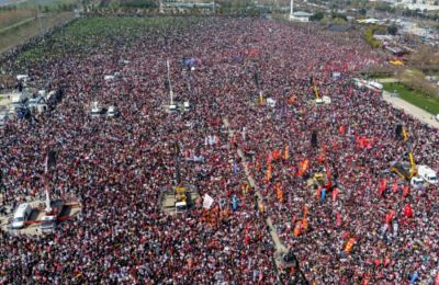 Η Ουάσιγκτον και το Πεκίνο ανταλλάσσουν χτυπήματα με δασμούς