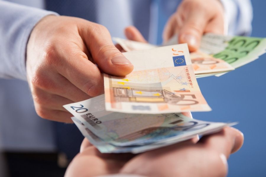 Ποιους ενόχλησε η έρευνα για τους μισθούς – Με δανεικά σχεδόν οι μισοί Ποιους ενόχλησε η έρευνα για τους μισθούς – Με δανεικά σχεδόν οι μισοί