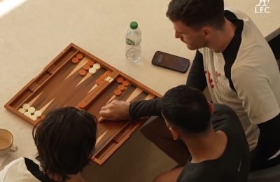 Καφές, τάβλι, «τσακωμοί» πάνω απ' τα πούλια (vid)