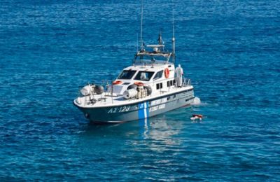Το σκάφος του Λιμενικού ανταπέδωσε τα πυρά