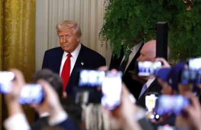 Κηδεία Πάπα: Γιατί κατηγορούν τον Τραμπ ότι έσπασε το πρωτόκολλο 