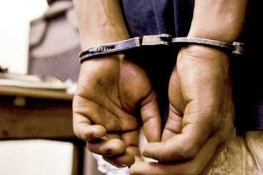 Έφτασαν στο αεροδρόμιο Λάρνακας φορτωμένοι τσιγάρα και καπνό