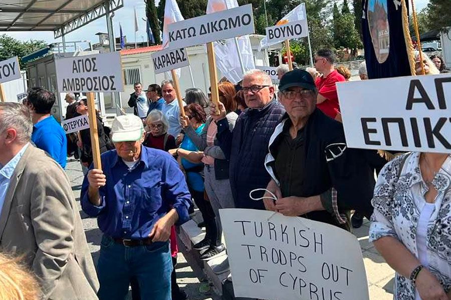 Τι γύρευες Κερυνειώτη στο οδόφραγμα;