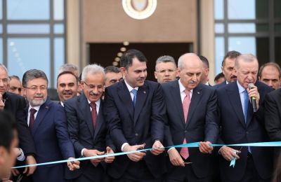 Ο Ερντογάν ετοιμαζόταν να κόψει την κορδέλα των εγκαινίων του δήθεν «προεδρικού συγκροτήματος» αλλά έμεινε με άδεια χέρια