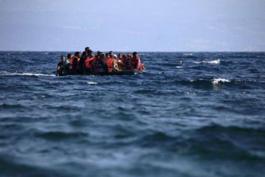 Εντοπίστηκε πλοιάριο με μετανάστες ανοικτά του Κάβο Γκρέκο