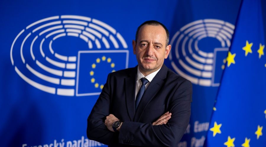 Τρεις στους τέσσερις ευρωβουλευτές τοποθετήθηκαν αρνητικά στην εισήγηση για καταδίκη της παράνομης καθόδου του Ταγίπ Ερντογάν στην κατεχόμενη Κύπρο