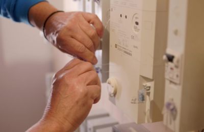 Οι ιδιοκτήτες πρέπει να είναι παρόντες κατά τη διάρκεια της εγκατάστασης έξυπνου μετρητή ώστε να σιγουρευτούν για τηνεπαναλειτουργία των ηλεκτρικών συσκευών τους