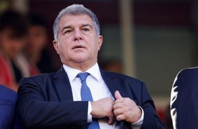 «Να βγείτε έξω με ψηλά το κεφάλι, οι οπαδοί είναι πολύ περήφανοι»