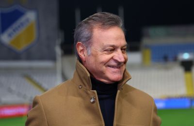 Για όλους και για όλα