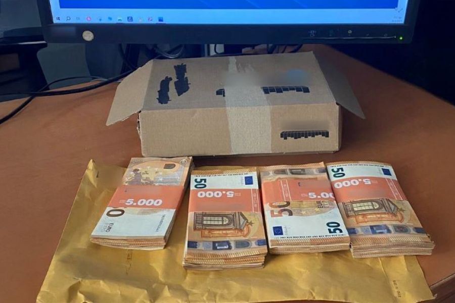 Ηλικιωμένος πέταξε κατά λάθος 20.000 ευρώ σε κάδο απορριμάτων