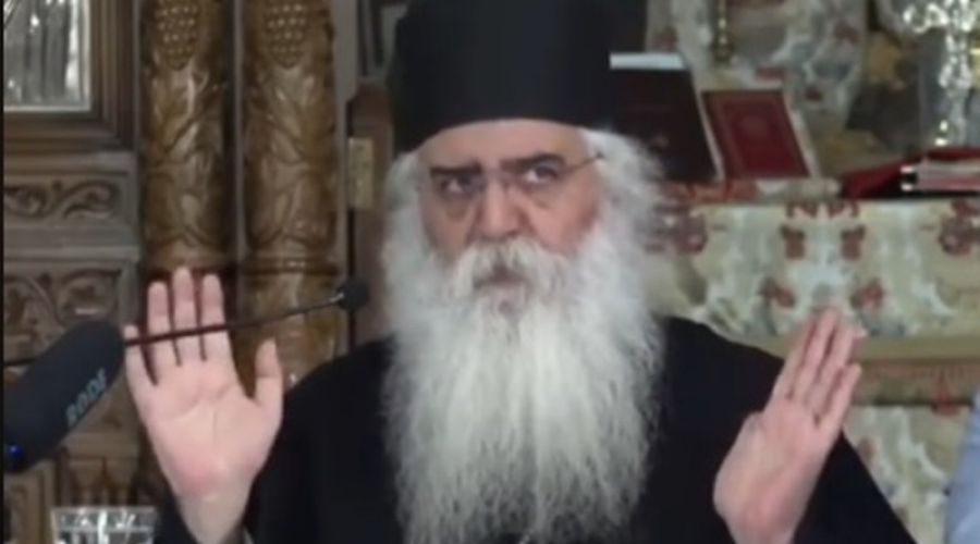 Ο Μητροπολίτης τα βάζει με τους Καθολικούς και συγκεκριμένα τον Πάπα