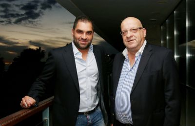 Τέλος τα... κουμπάρε