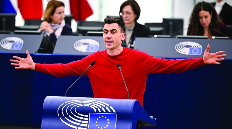 Μόνο τρεις ευρωβουλευτές καταψήφισαν το ψήφισμα και ένας από αυτούς ήταν ο Φειδίας.