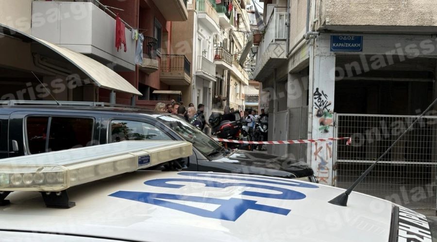 Η 52χρονη φέρει πολλαπλά τραύματα από μαχαίρι 