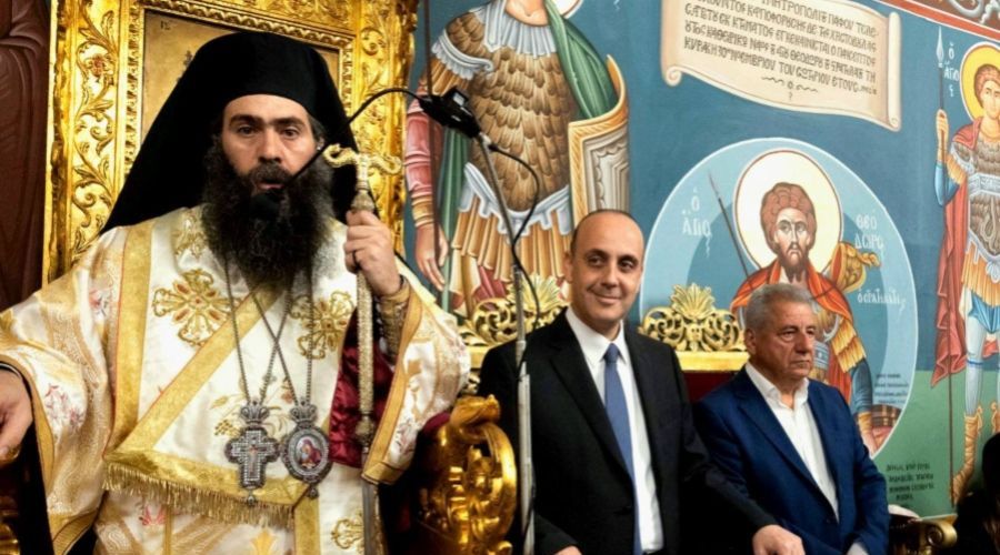 Πρόσφατα γεγονότα στην Πάφο έδωσαν έμπνευση για σάτιρα με πρωταγωνιστές τον μητροπολίτη Τυχικό και τον δήμαρχο Φαίδωνα Φαίδωνος