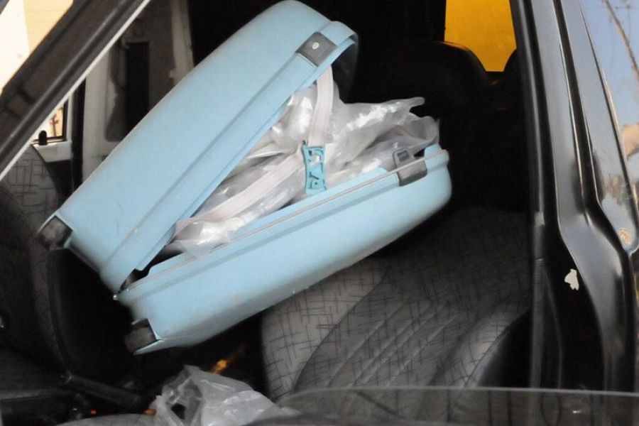 Για 100 ευρώ το κιλό φύλασσε τα ναρκωτικά στη βαλίτσα ο 35χρονος
