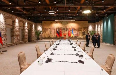 Αναβλήθηκαν για το απόγευμα οι ρωσοουκρανικές διαπραγματεύσεις