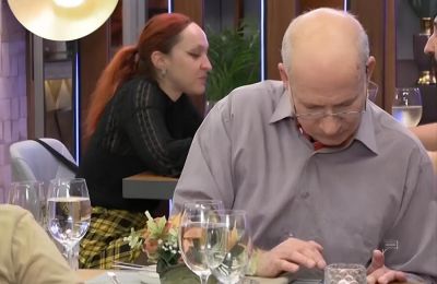 «Ο αγώνας σε πείραξε, ρε Κασσάνδρα; Παίζει η ομάδα μας αγώνα πρόκρισης, ούτε μισό λεπτό, τρία δευτερόλεπτα είδα...», είπε ο Τάσος στην Κασσάνδρα