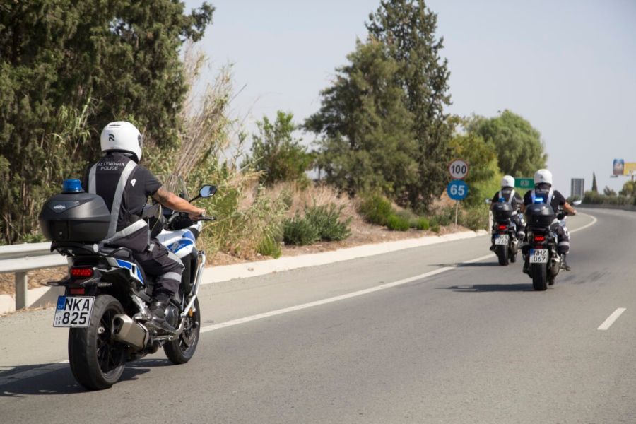 Τον τσάκωσαν με πάνω από 20 κιλά καπνού και 7.000 ευρώ