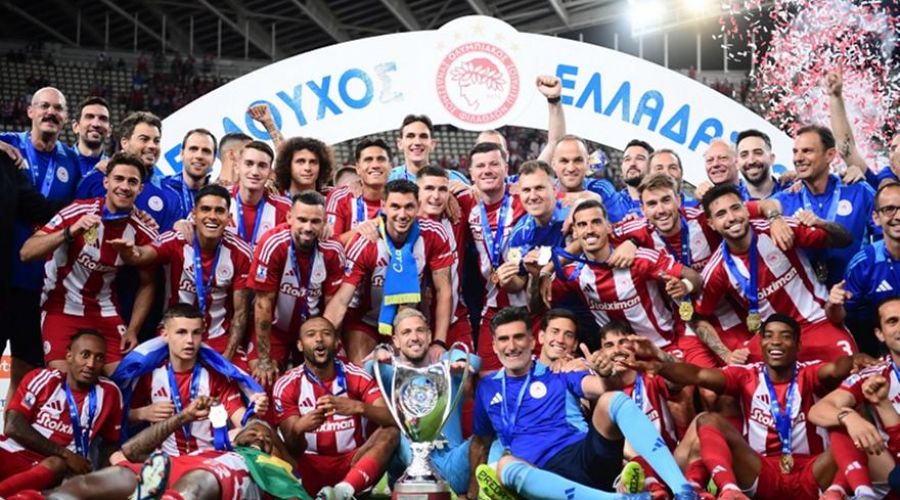 Σφράγισε θρυλικό νταμπλ στα 100 του χρόνια ο Ολυμπιακός