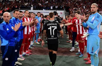Pasillo στους δακρυσμένους παίκτες του ΟΦΗ από τον Ολυμπιακό