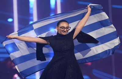  Η Κλαυδία ανέβηκε στη σκηνή απόψε με το τραγούδι της, Αστερομάτα και κατάφερε να κερδίσει τις εντυπώσεις