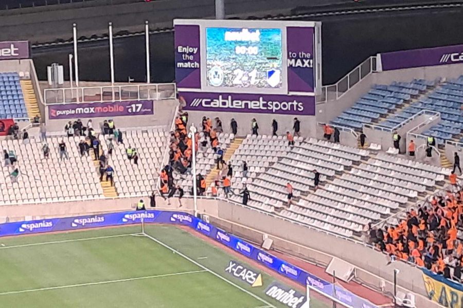 Ένταση με ΑΠΟΕΛίστες και Ομονοιάτες (vid)