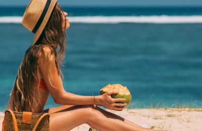Από την ξαπλώστρα στο beach party – ποιο μαγιό να διαλέξεις;