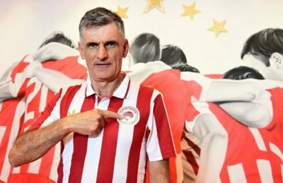 Φωτογραφήθηκε με την επετειακή εμφάνιση του Ολυμπιακού ο Μεντιλίμπαρ!