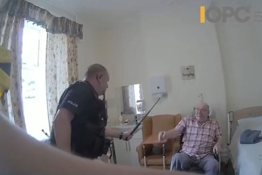 Αστυνομικοί κατηγορούνται για επίθεση σε 92χρονο με αναπηρία -ΒΙΝΤΕΟ