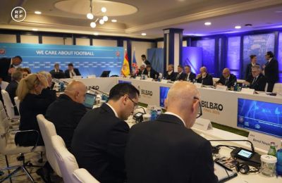 Στη συνεδρία της Ε.Ε. της UEFA και στον τελικό του Europa ο Κούμας