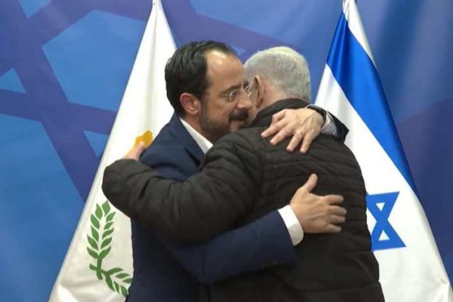 Πυρά ΑΚΕΛ – «Τσιλιαδόρος του Νετανιάχου η κυβέρνηση Χριστοδουλίδη»