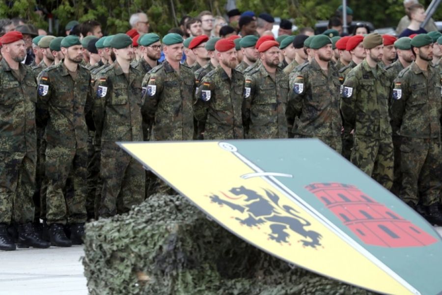 Η Γερμανία σχεδιάζει να επαναφέρει την υποχρεωτική στρατιωτική θητεία