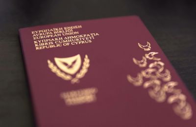 Τα κόμματα έλαβαν εισφορές 1,1 εκατ. ευρώ από τα διαβατήρια