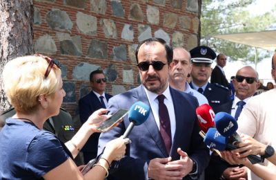 Όποιες δηλώσεις κι αν κάνει ο Ερσίν Τατάρ δεν θα σταματήσουν οι διώξεις σφετεριστών ελληνοκυπριακών περιουσιών στα κατεχόμενα, δήλωσε o Νίκος Χριστοδουλίδης