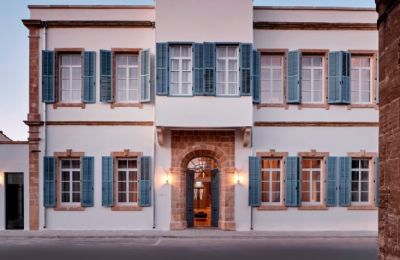 ΦΩΤΟ: Financial Times- «Amyth of Nicosia»