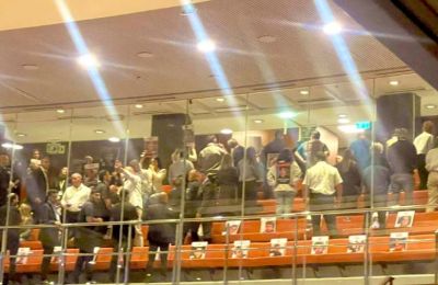 Οργή για την κυβέρνηση του Ισραήλ από τους συγγενείς των ομήρων