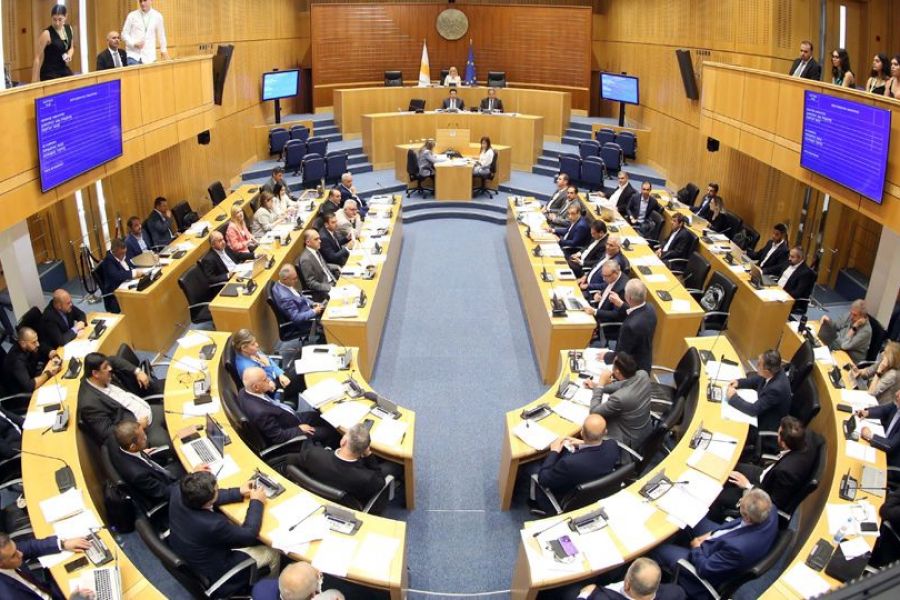 Βουλή: Πράσινο για αυτόματη εγγραφή στους εκλογικούς καταλόγους