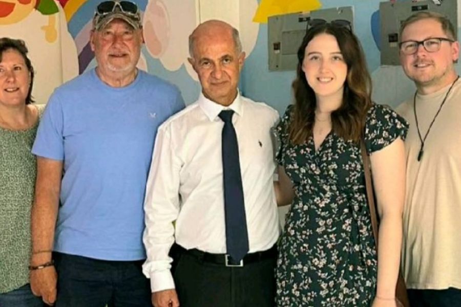 Της έσωσε τη ζωή πριν 20 χρόνια- Ήρθε Κύπρο να τον ευχαριστήσει