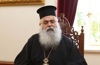 Στη Μητρόπολη Πάφου ο Αρχιεπίσκοπος Κύπρου - Υποδοχή με διαμαρτυρίες