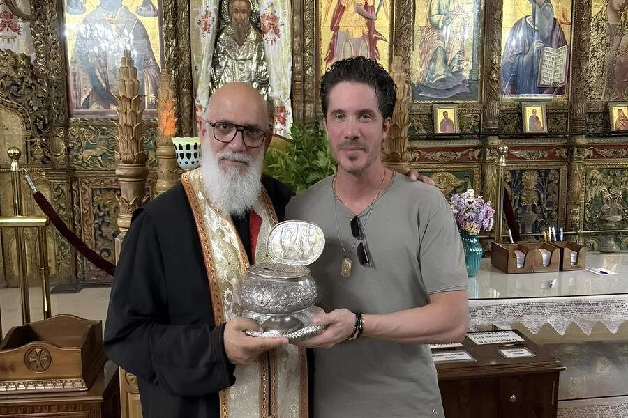 Στην Κύπρο ο Νίκος Οικονομόπουλος