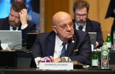Το δακτυλίδι, οι ιππότες και οι αντικαθεστωτικοί... 